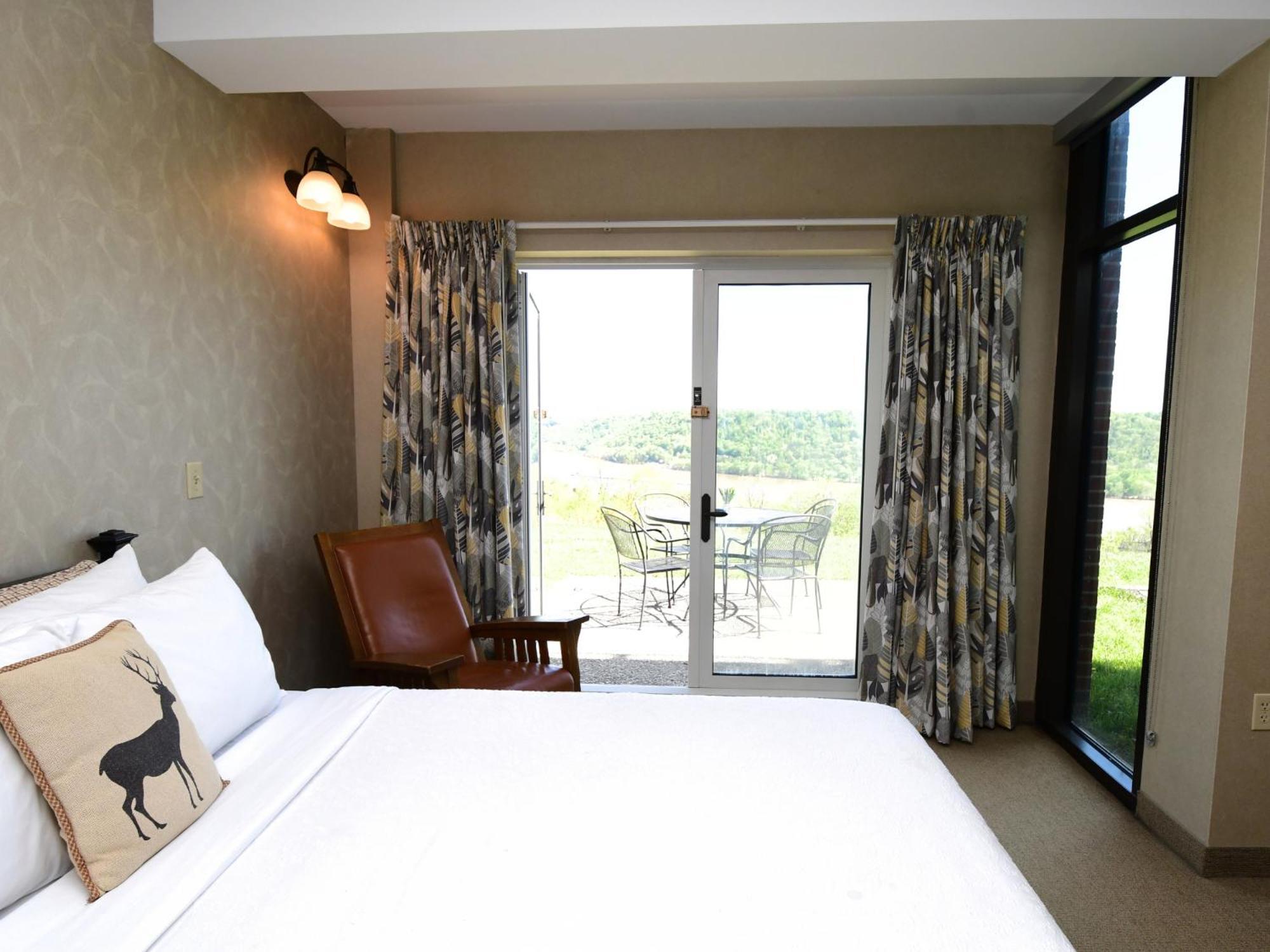 Clifty Hotel